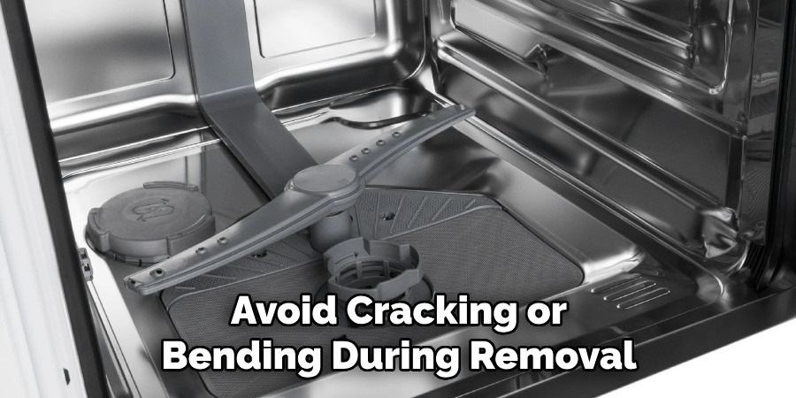 Avoid Cracking or
Bending During Removal